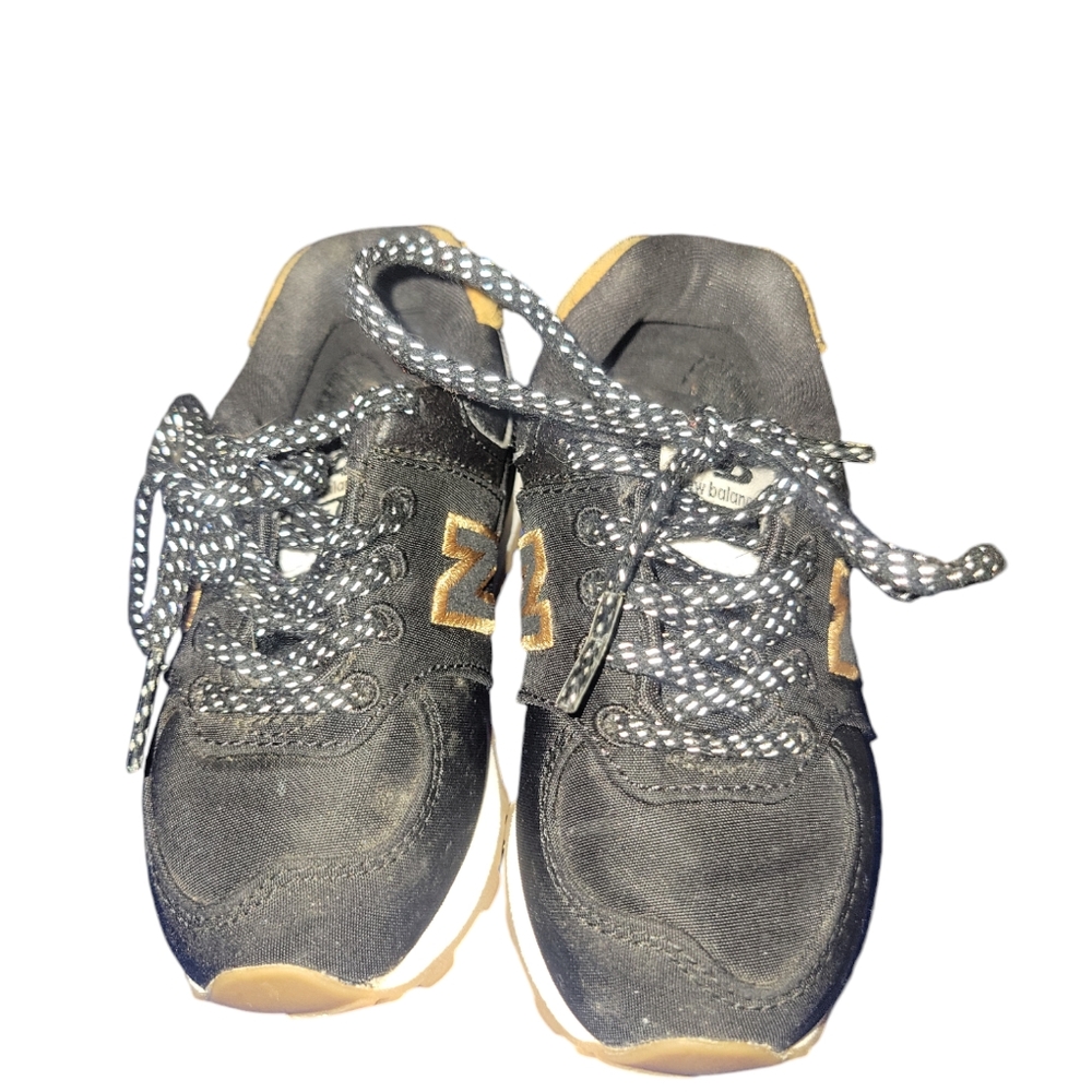 Infant new balance sneakers size 6